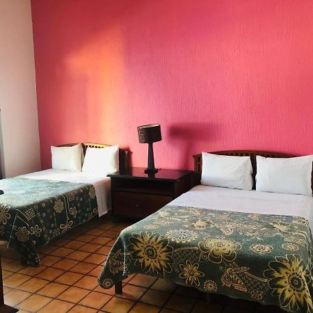 Hostal De Los Reyes Hotel Guadalajara Ngoại thất bức ảnh