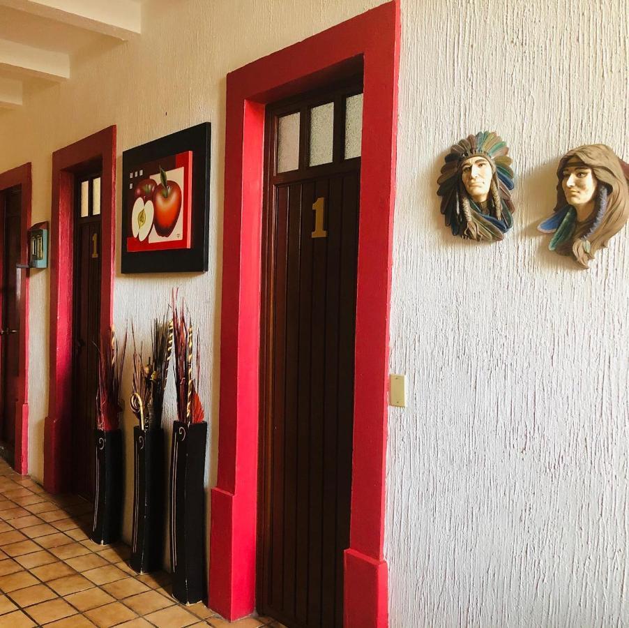 Hostal De Los Reyes Hotel Guadalajara Ngoại thất bức ảnh